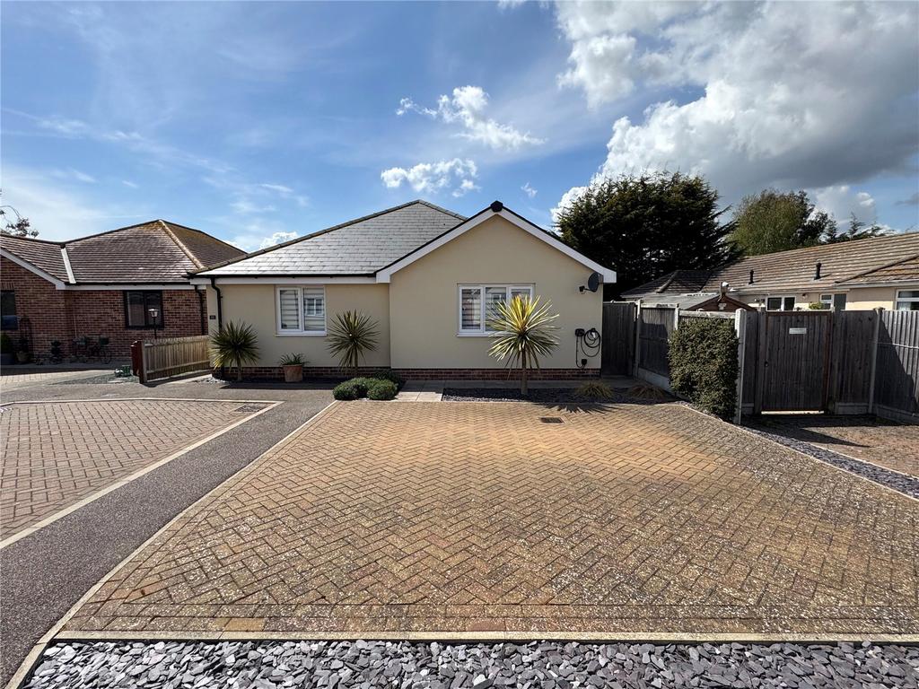 Springfield Meadows Springfield Meadows, Little Clacton... 3 bed bungalow - £330,000