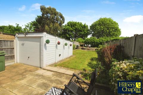 63 Rainsford Way, Hornchurch, RM12 4BL