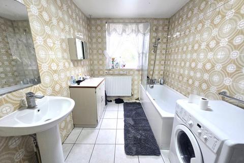 3 bedroom semi-detached house to rent, Sweetcroft Lane, Uxbridge, Greater London, UB10