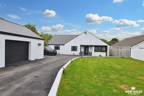 3 bedroom detached bungalow for sale, The Old Conduit, Monkton, Pembroke