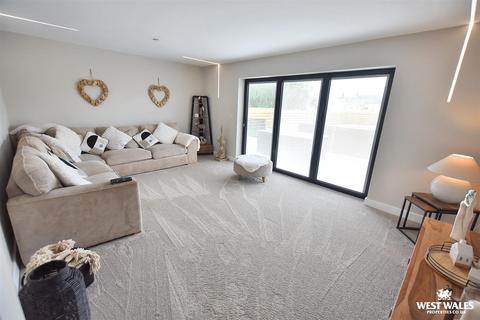 3 bedroom detached bungalow for sale, The Old Conduit, Monkton, Pembroke