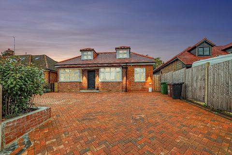 4 bedroom detached house for sale, Grove Road, Harpenden AL5
