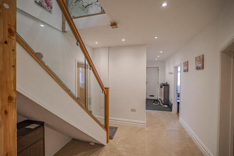 4 bedroom detached house for sale, Grove Road, Harpenden AL5