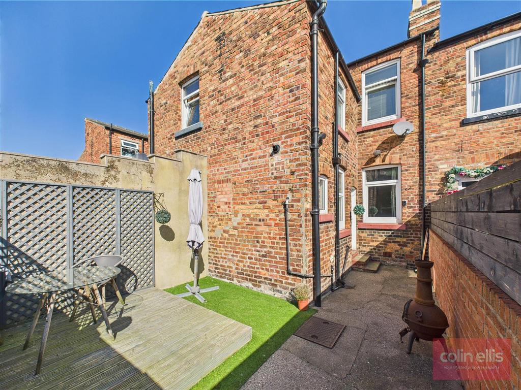 CAM05075 G0-PR0097-STILL010.jpg
