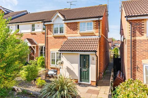 31 Badgers Close, Hertford, SG13 7UU