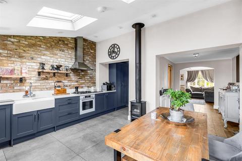 31 Badgers Close, Hertford, SG13 7UU