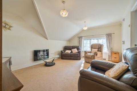 1 bedroom flat for sale, Garden Court, Gatchell Oaks