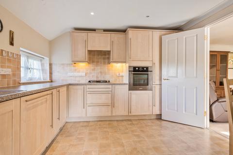 1 bedroom flat for sale, Garden Court, Gatchell Oaks