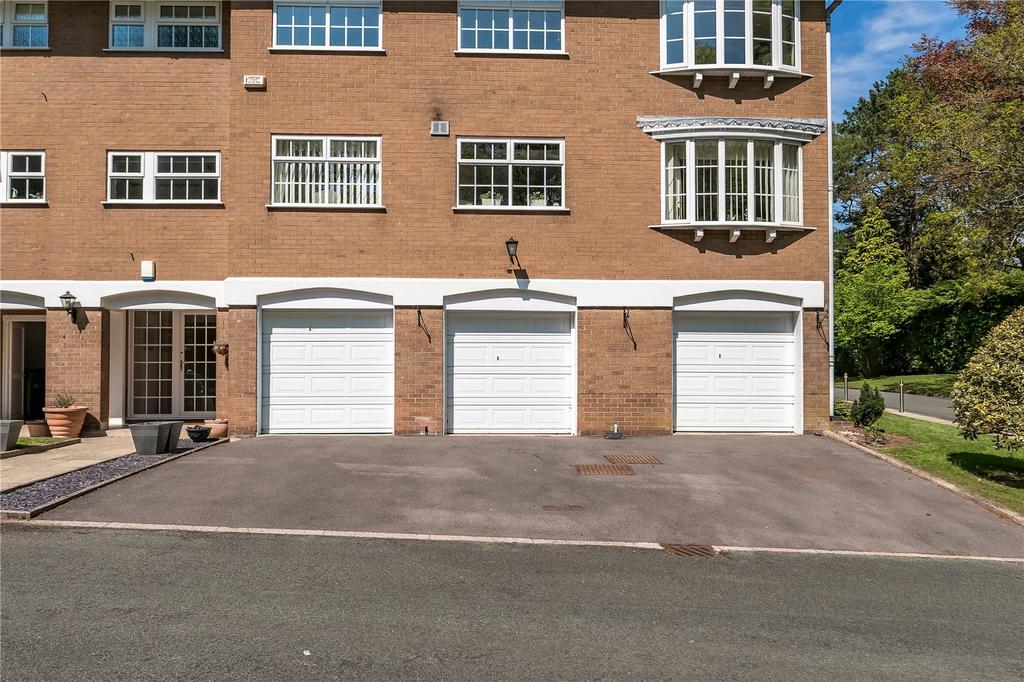 Garage (Far Right)