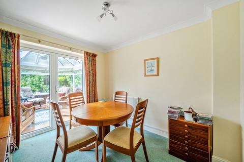 28 Monarch Way, Winchester, SO22 5QU