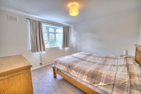 11 Alnwick Close, Whickham, Newcastle Upon Tyne, NE16 5ZD