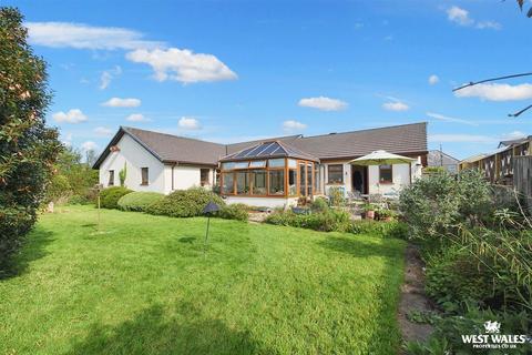 5 bedroom detached bungalow for sale, Jeffreyston, Kilgetty