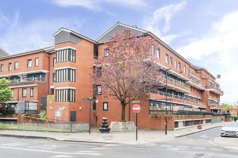 86 New Chapel Square, Feltham, TW13 4AZ