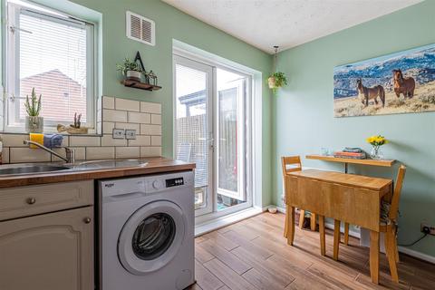 63 Acorn Grove, Pontprennau, Cardiff, CF23 8NG