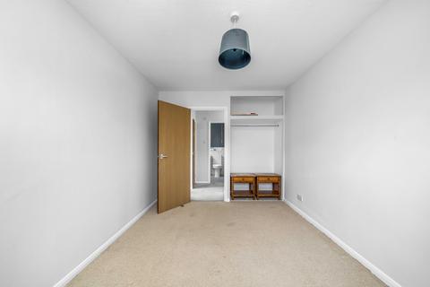 25 Stirling Close, London, SW16 5HH