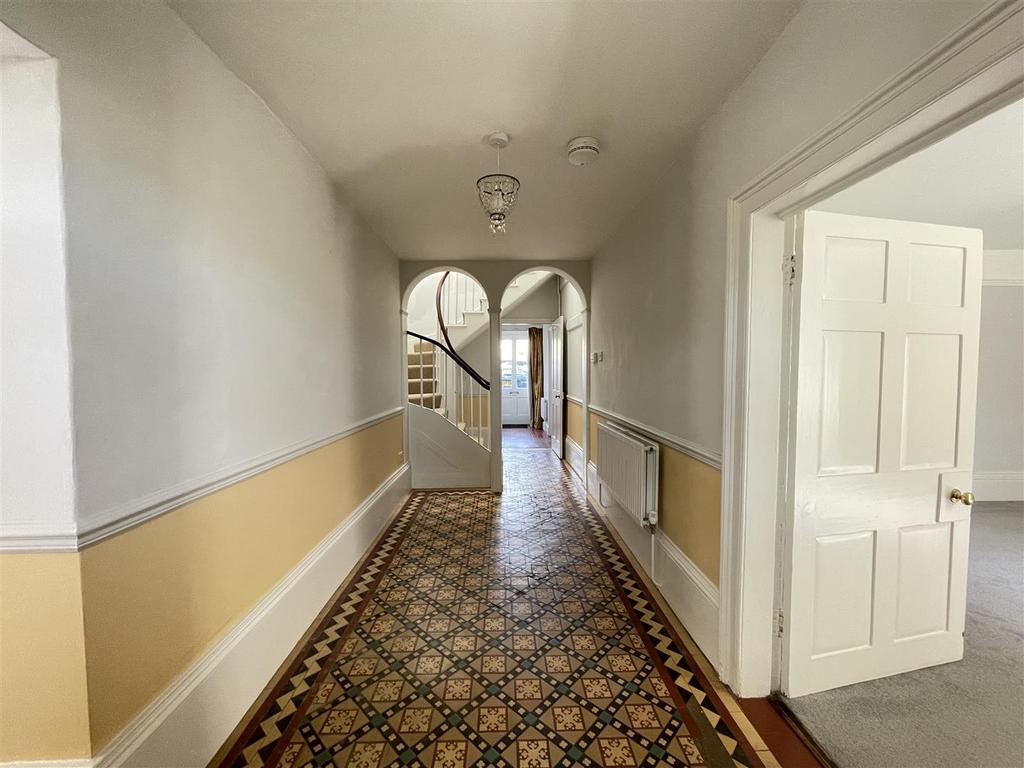 Hallway (1).JPG