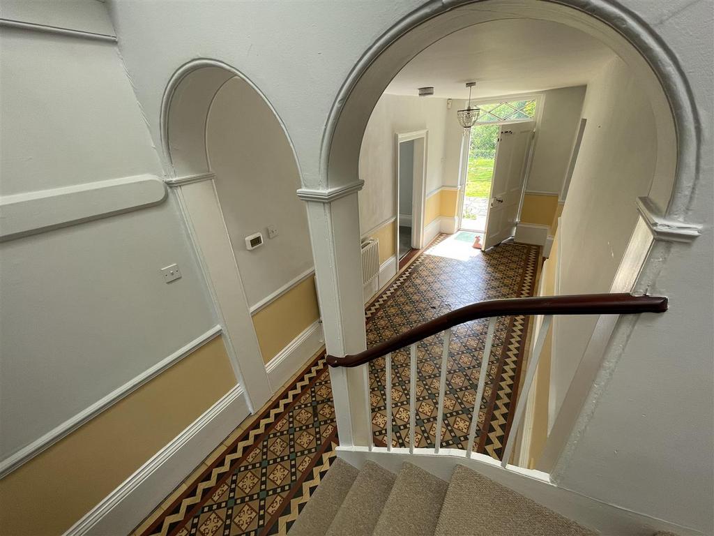 Hallway (2).JPG