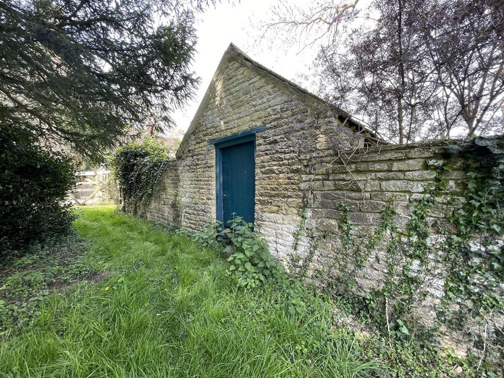 Outbuildings (1).JPG