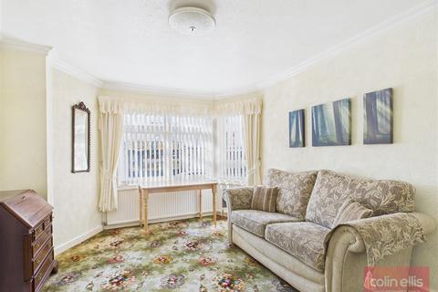 2 bedroom flat for sale, Victoria Road, Scarborough