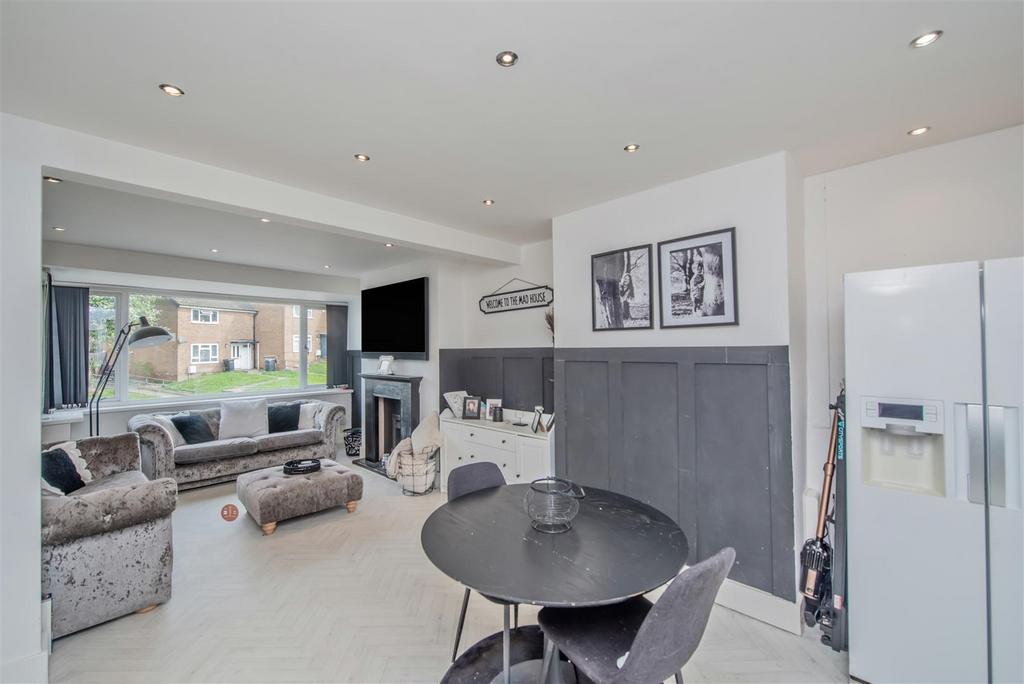 Living Room: