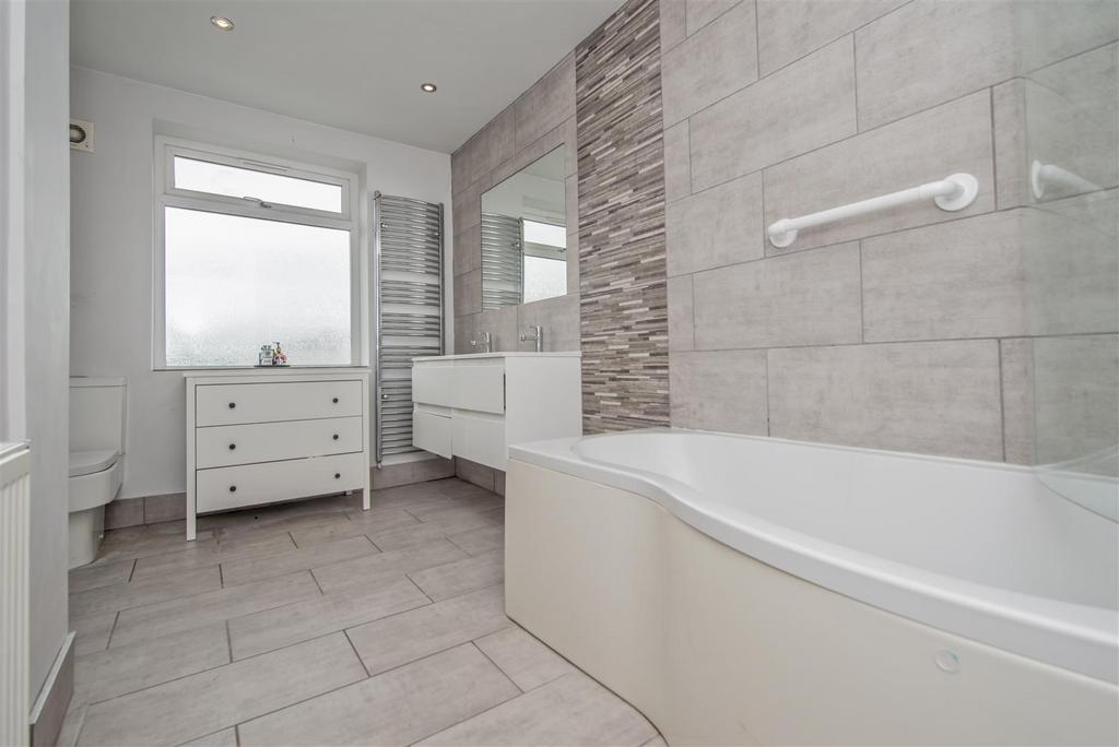Bathroom / WC: