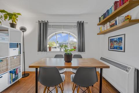 38 Pincott Place, London, SE4 2ER