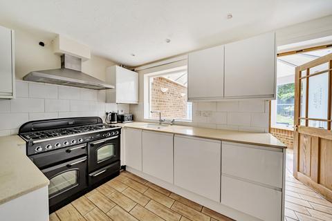 25 Bartholomew Place, Warfield, Bracknell, RG42 3DQ