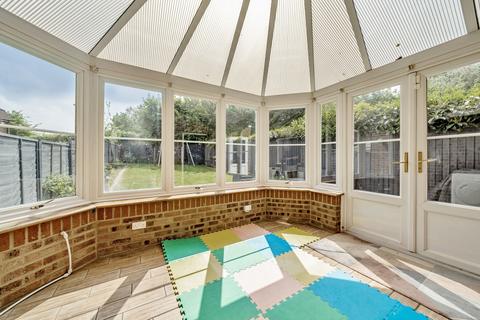 25 Bartholomew Place, Warfield, Bracknell, RG42 3DQ