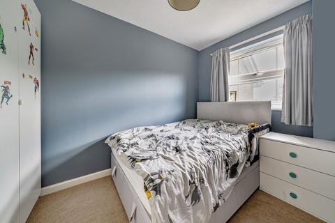 25 Bartholomew Place, Warfield, Bracknell, RG42 3DQ