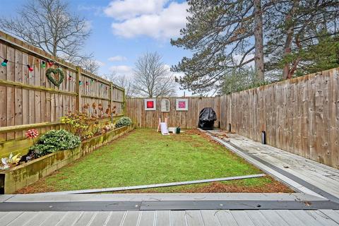 4 bedroom terraced house for sale, Hainault Road, Chigwell IG7