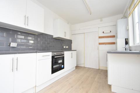 2 bedroom terraced house to rent, Sutherland Road, Hampshire PO4