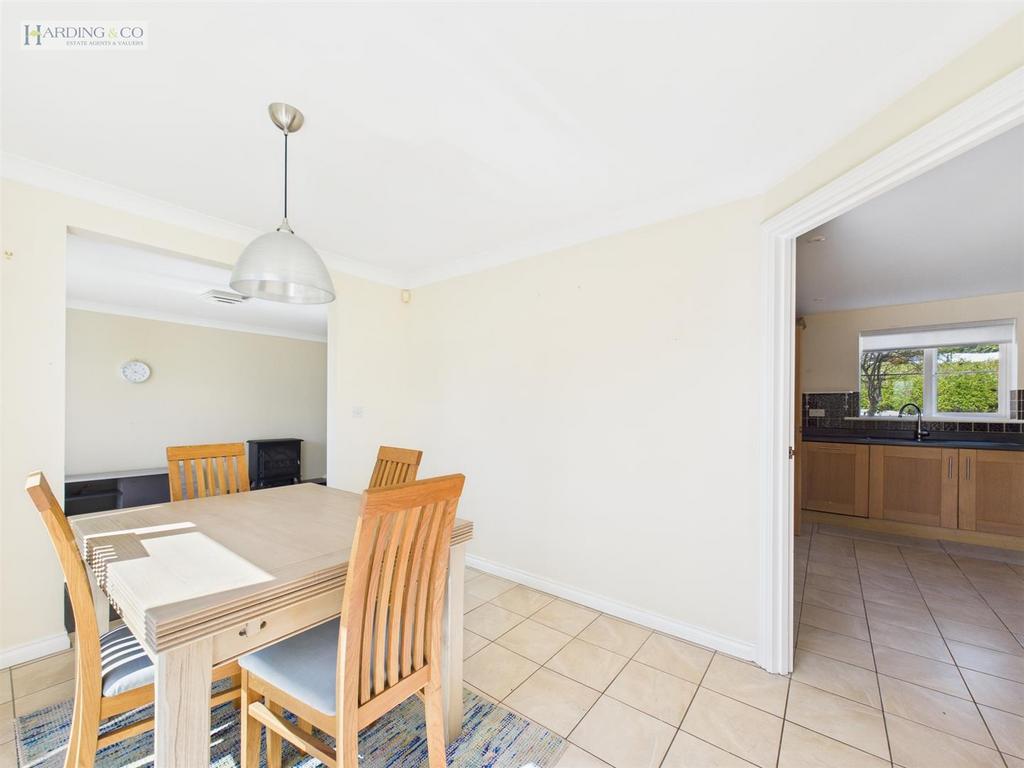 Dining room.jpg