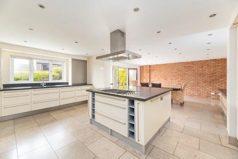 16 Dales Way, Bingley, BD16 3DU