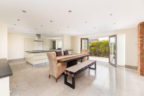 16 Dales Way, Bingley, BD16 3DU