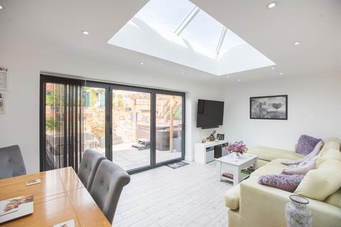 6 Southview Close, Rayleigh, SS6 7LX
