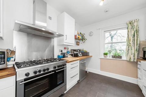 Flat D, 80 East Dulwich Road, London, SE22 9AT