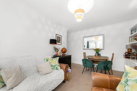 Flat D, 80 East Dulwich Road, London, SE22 9AT