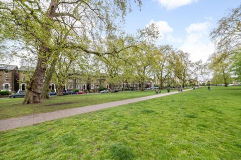 Flat D, 80 East Dulwich Road, London, SE22 9AT