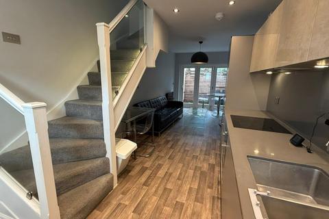 2 bedroom flat to rent, St Thomas Street