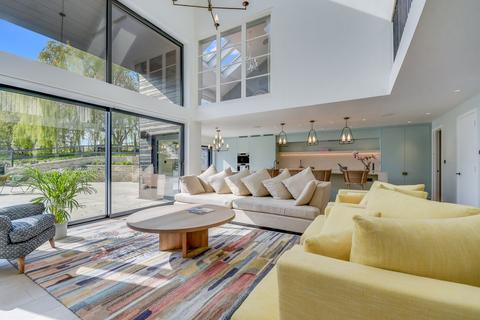 4 bedroom barn conversion for sale, Childerditch Street, Little Warley, Brentwood, CM13