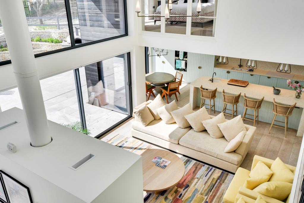 Mezzanine Views