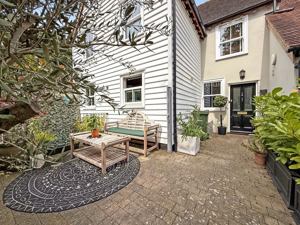 Courtyard Style Garden