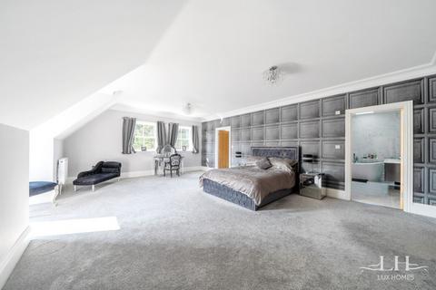 36 Herbert Road, Hornchurch, RM11 3LJ