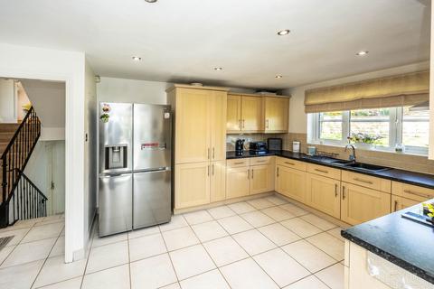 2 Rylands Park, Ripponden, Sowerby Bridge, HX6 4JH