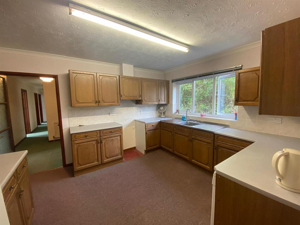 Kitchen: