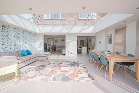 29 Ashlawn Crescent, Solihull, B91 1PR
