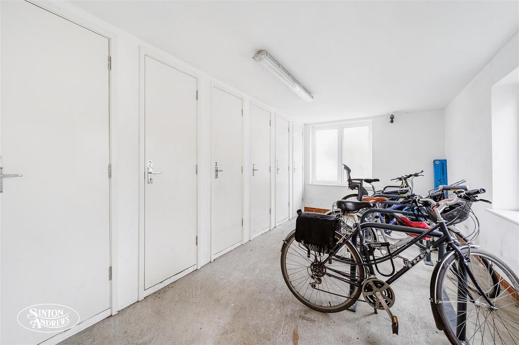 Flat 5  Harrington Court-11.jpg
