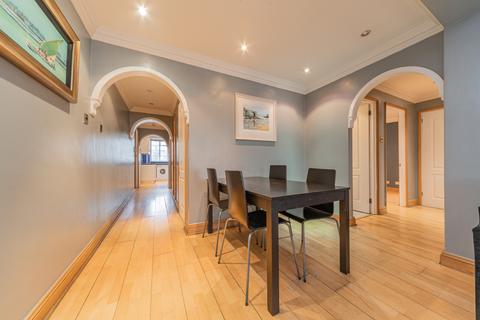 3 bedroom flat for sale, Hyde Park Place, London, W2