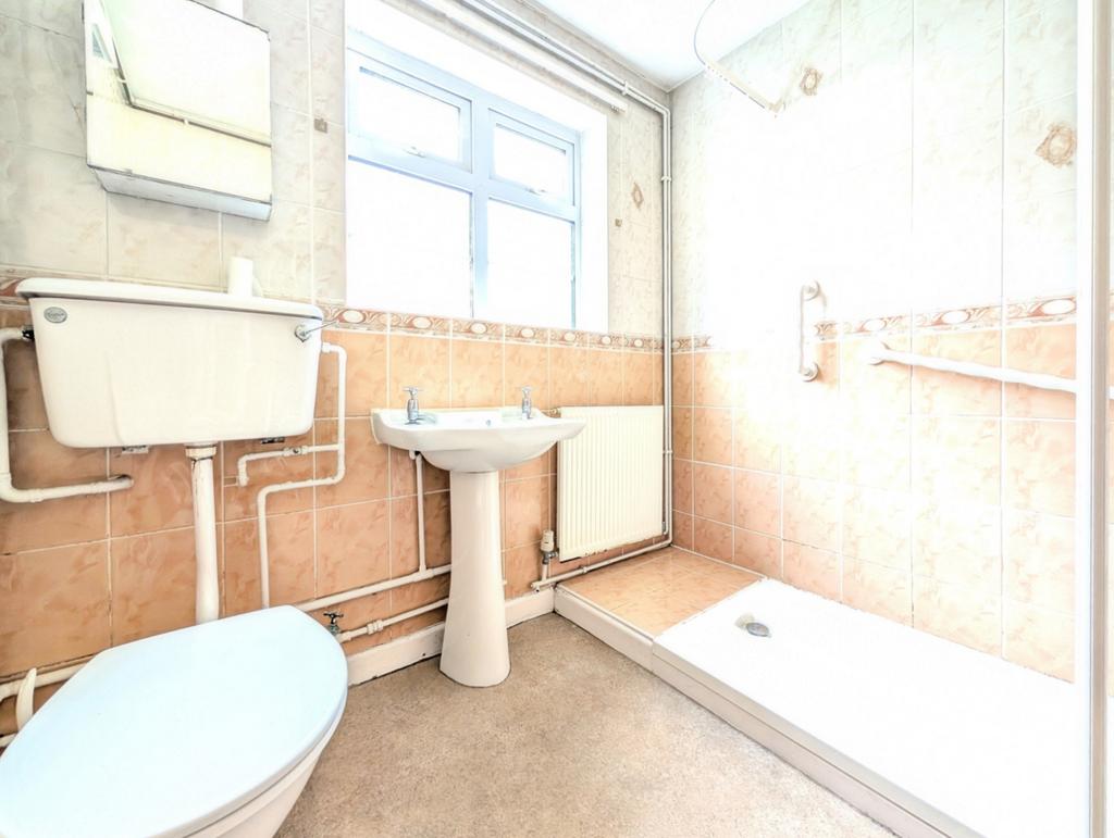 Pbox-bathroom-335859.jpg