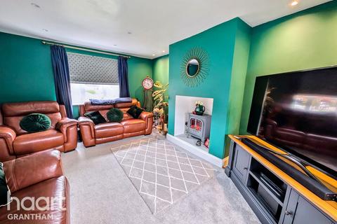 2 Coronation Road, Corby Glen, Grantham, NG33 4LZ